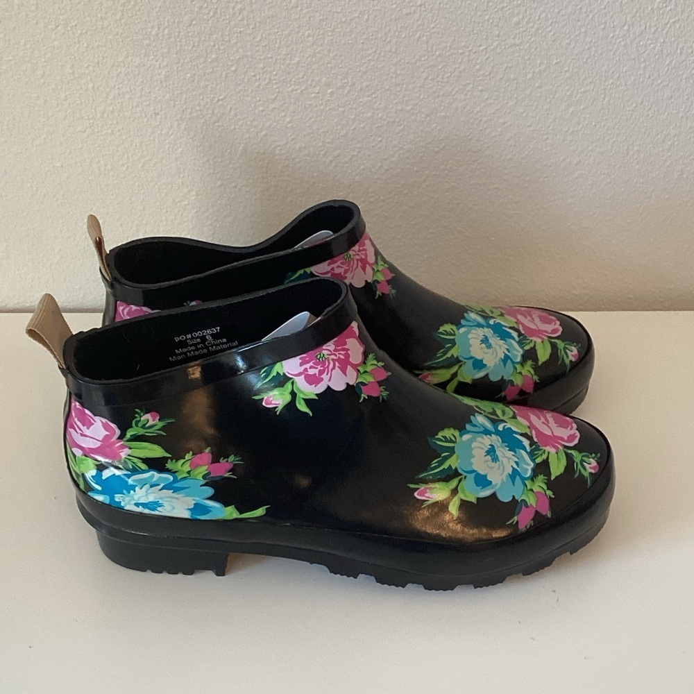 Journee Collection Floral Women's Ankle Rain Boots - Picture 4 of 7